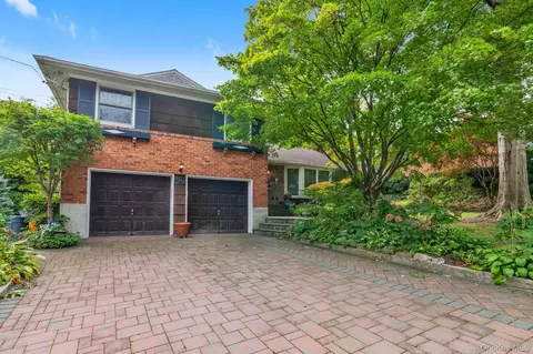 Undisclosed, Oyster Bay, NY 11771