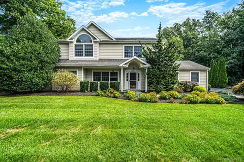 239 Radio Ave, Miller Place, NY 11764