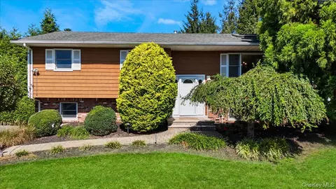 9 Dogwood Ln, Orangetown, NY 10962