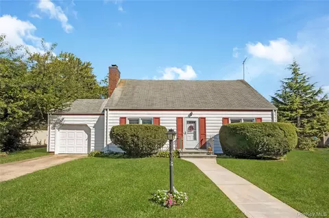 26 Dawes Ave, Amityville, NY 11701