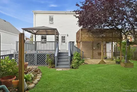 Exterior - 161 Stokes Ave, Freeport, NY 11520 photo 8 of 10