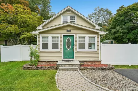 181 S Conger Ave, Clarkstown, NY 10920