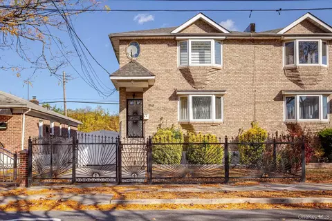 13745 Bedell St, New York, NY 11413