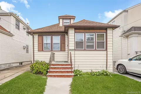 24448 88th Dr, New York, NY 11426