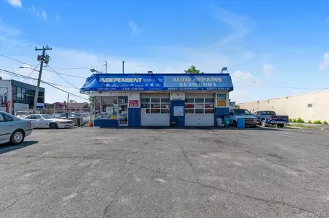 708 Burnside Ave, Hempstead, NY 11096