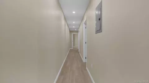 Entry Way - 957 E 229th St, New York, NY 10466 photo 3 of 4