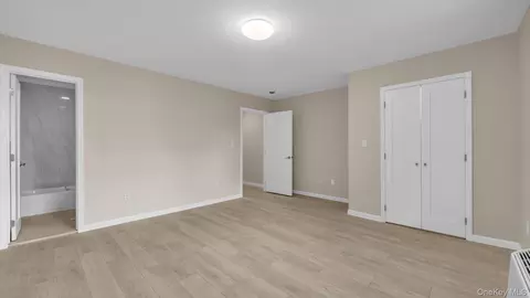 Bedroom - 957 E 229th St, New York, NY 10466 photo 6 of 9