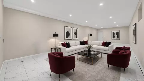 Living - 957 E 229th St, New York, NY 10466 photo 1 of 5