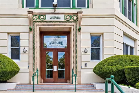 1 Landmark Sq #213, Port Chester, NY 10573
