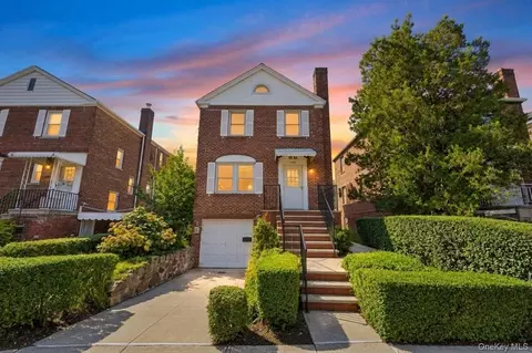 1845 Hering Ave, New York, NY 10461