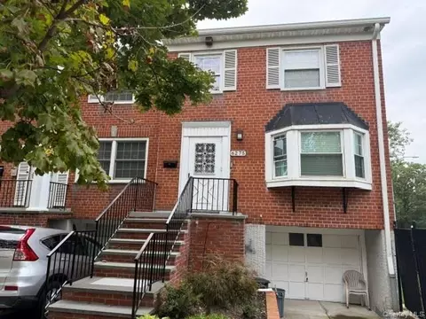 6275 Douglaston Pkwy #11, Little Neck, NY 11362