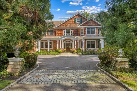 1184 Cove Edge Rd, Syosset, NY 11791