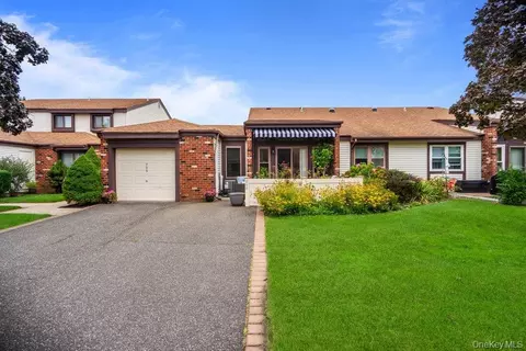 705 Alden Ct, Saint James, NY 11780