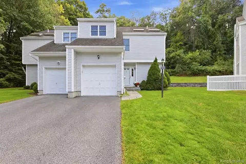 1452 Iroquois St, Yorktown, NY 10588