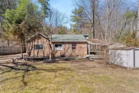 17 Helm St, Mamakating, NY 12790