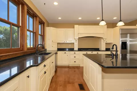 Kitchen - 231 Celery Ave, New Hampton, NY 10958 photo 6 of 7