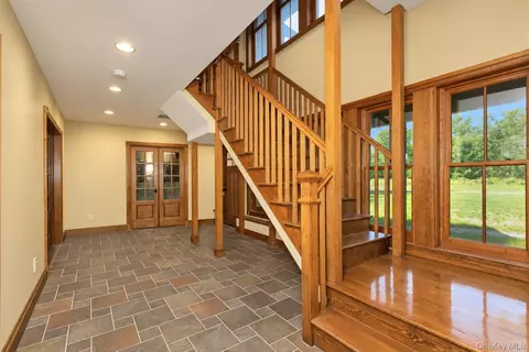Entry Way - 231 Celery Ave, New Hampton, NY 10958 photo 2 of 4
