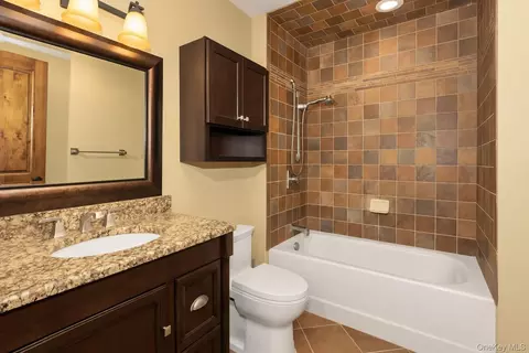 Bath - 231 Celery Ave, New Hampton, NY 10958 photo 6 of 6
