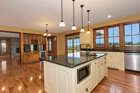 Kitchen - 231 Celery Ave, New Hampton, NY 10958 photo 5 of 7