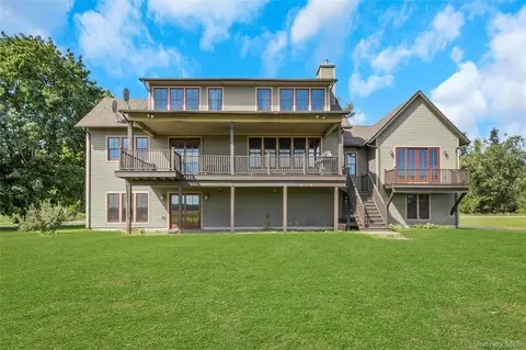 Exterior - 231 Celery Ave, New Hampton, NY 10958 photo 2 of 12