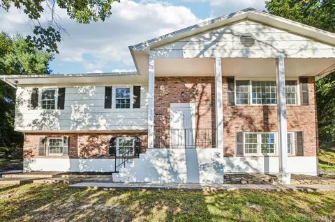 34 Cricketown Rd, Stony Point, NY 10980