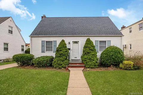 166 Cushing Ave, North Hempstead, NY 11596