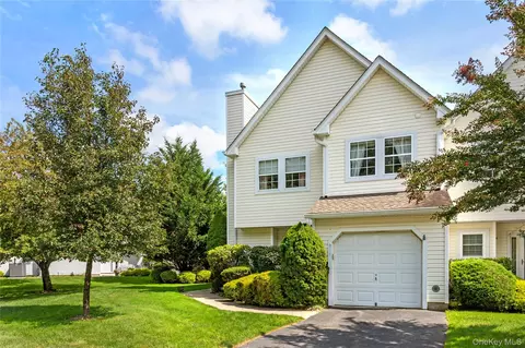 317 Erik Dr, Setauket, NY 11733
