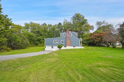 420 Alden Rd, Yorktown, NY 10598