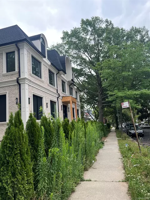 8507 Abingdon Rd, New York, NY 11415