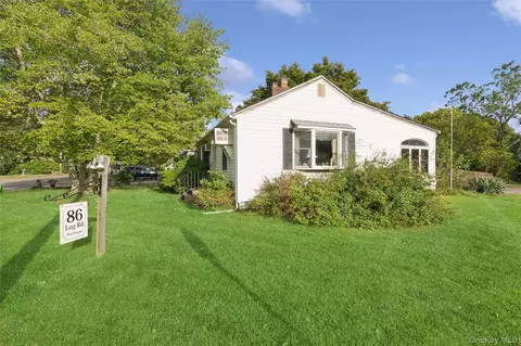 Exterior - 86 Log Rd, Patchogue, NY 11772 photo 2 of 5
