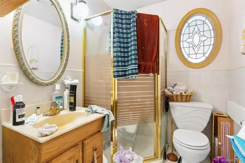 Bath - 86 Log Rd, Patchogue, NY 11772 photo 2 of 2