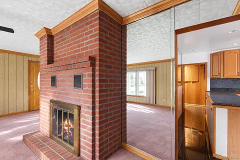 Living - 86 Log Rd, Patchogue, NY 11772 photo 2 of 3