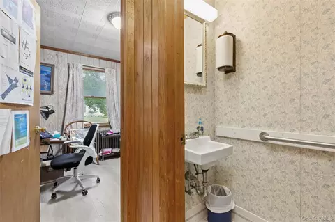 Entry Way - 86 Log Rd, Patchogue, NY 11772 photo 1 of 2