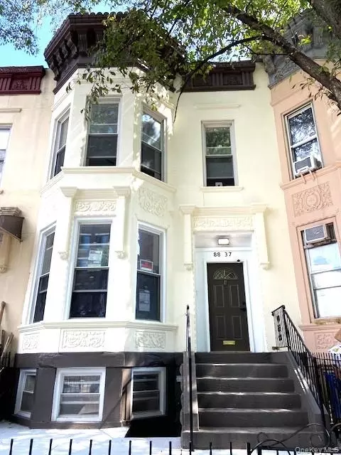8837 161st St, Jamaica, NY 11432