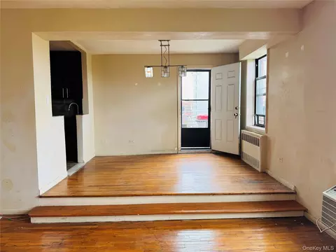 Living - 138-15 Franklin Ave #629, Flushing, NY 11355 photo 3 of 5