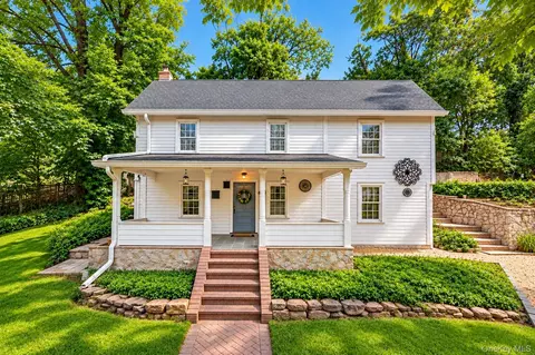 1673 Northern Blvd, North Hempstead, NY 11576