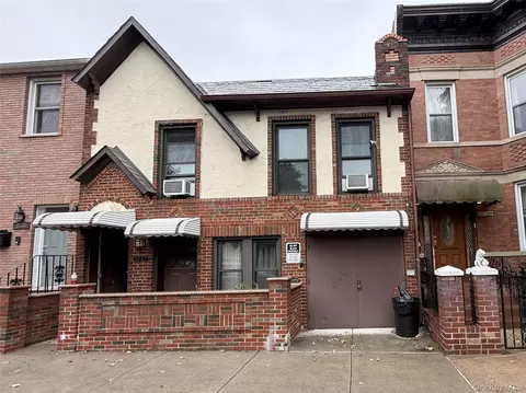 32-67 36th St, New York, NY 11106