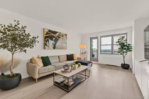 125-10 Queens Blvd #606, New York, NY 11415