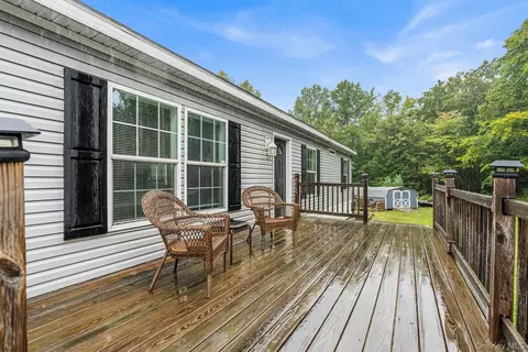 Exterior - 735 Plattekill Ardonia Rd, Wallkill, NY 12589 photo 1 of 8