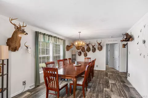 Dining - 735 Plattekill Ardonia Rd, Wallkill, NY 12589 photo 1 of 2