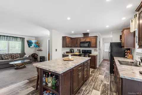 Entry Way - 735 Plattekill Ardonia Rd, Wallkill, NY 12589 photo 1 of 1
