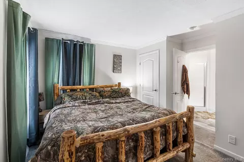 Bedroom - 735 Plattekill Ardonia Rd, Wallkill, NY 12589 photo 2 of 9