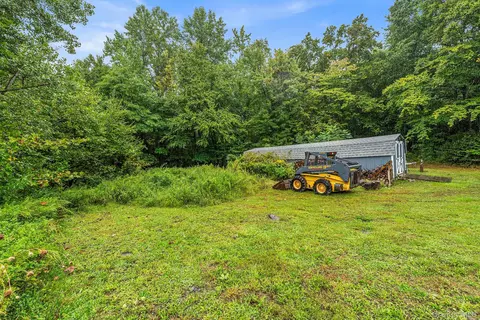 Exterior - 735 Plattekill Ardonia Rd, Wallkill, NY 12589 photo 5 of 8