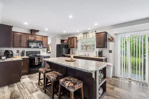 Kitchen - 735 Plattekill Ardonia Rd, Wallkill, NY 12589 photo 1 of 3