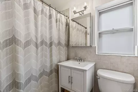 Bath - 2 Peck Ave #22B, Rye, NY 10580 photo 1 of 1