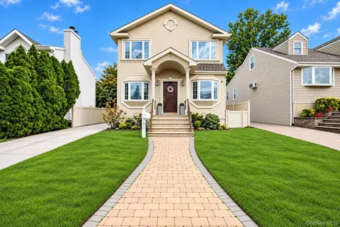 97 Coventry Ave, North Hempstead, NY 11507