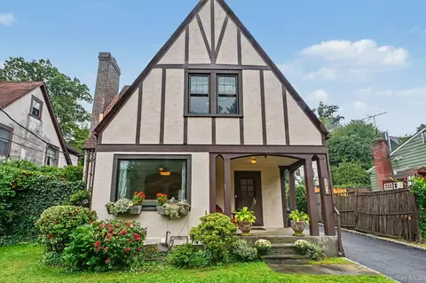 72 W Hartsdale Ave, Greenburgh, NY 10530