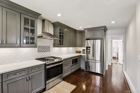 76 Highfield Ave, North Hempstead, NY 11050