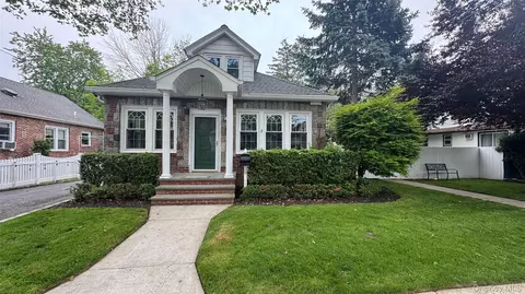 1905 Bryant Pl, Baldwin, NY 11510