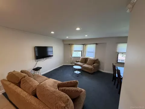 18 Hastings Ct # L, Yorktown, NY 10598